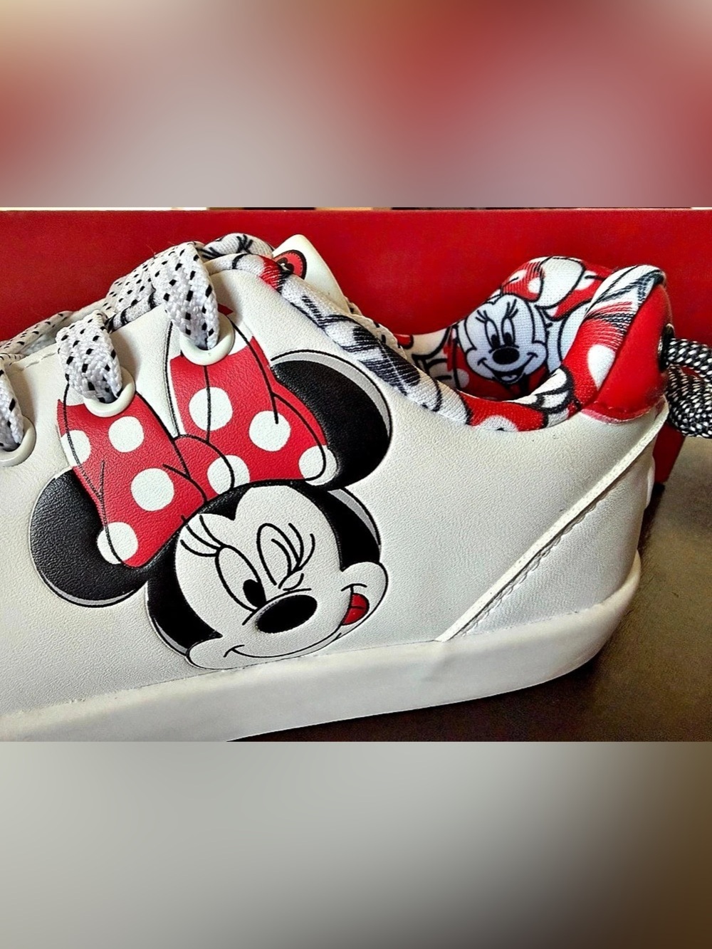 Minnie Mouse Women’s Low Top Sneakers White & Red US 4 NWT